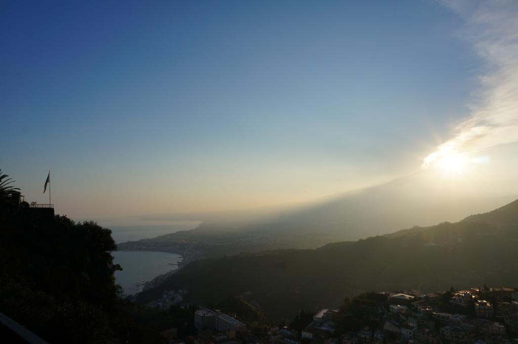 Sunshine Apartment Taormina Exterior photo